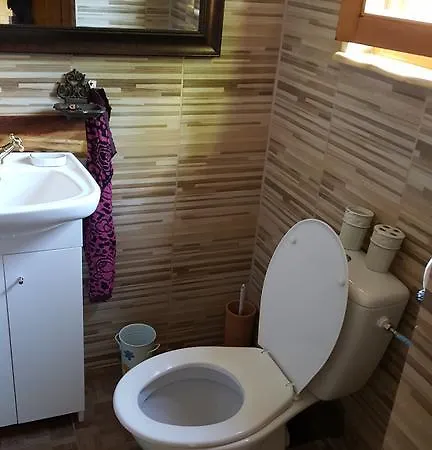 Edes Otthon Vendeghaz בית הארחה 3*