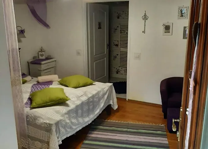 édes Otthon 3*